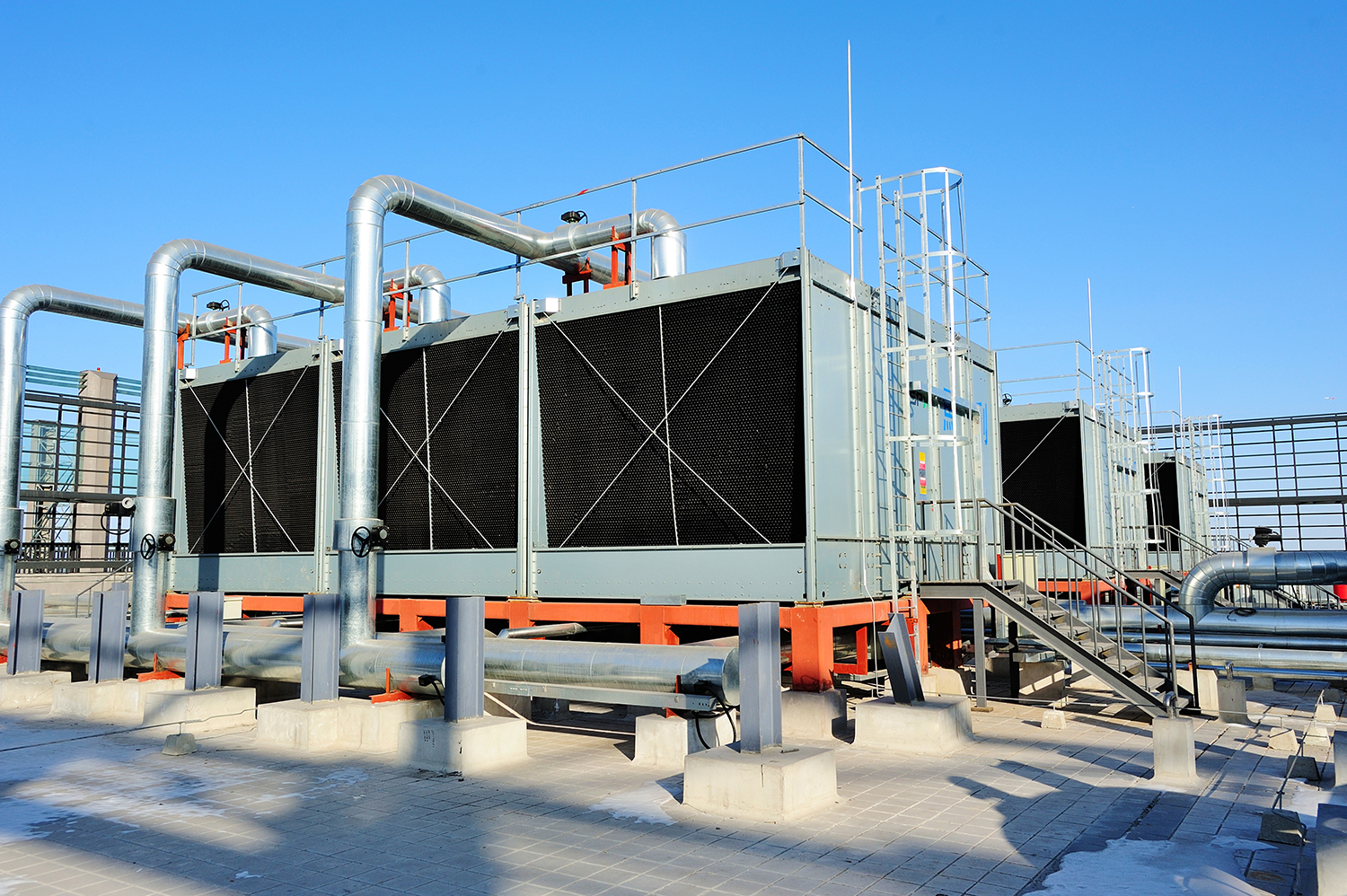 packaged cooling tower on a roof - cooling tower experts
