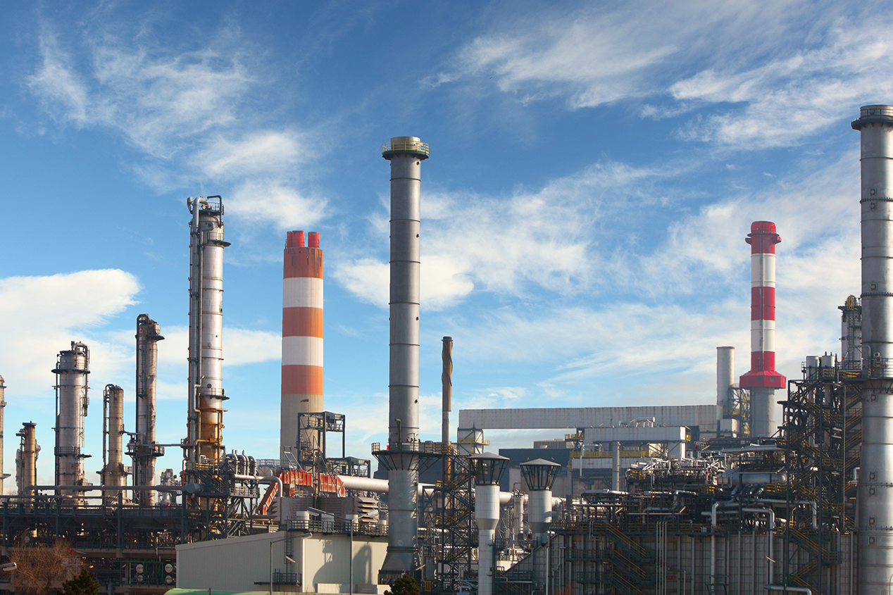 refinery plant with cooling towers - cooling tower experts